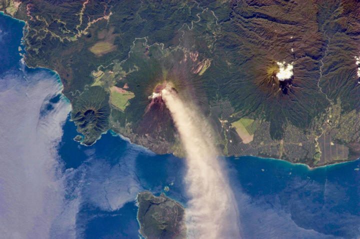 Ulawun volcano, Papua New Guinea